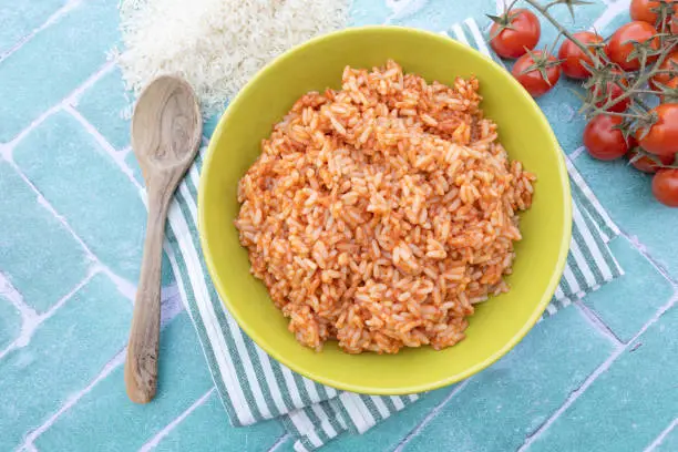 Este risotto de tomate es ideal para cualquier época del año
