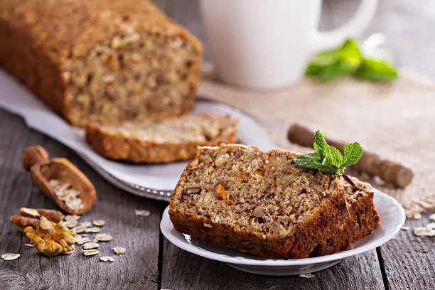 Pan de zanahoria y avena, una receta fácil para una dieta vegana y saludable