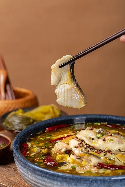 Cualquier pescado blanco, como lubina, tilapia, bacalao, es exquisito y saludable
