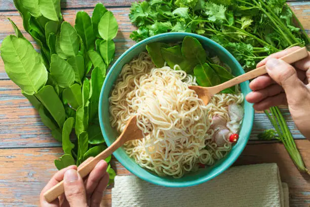 Los fideos de arroz con verduras conforma a los paladares más exigentes