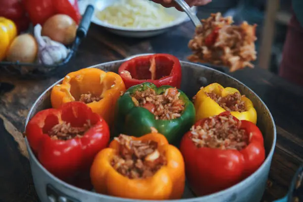 El pimiento al horno relleno es una gran variante para cualquier almuerzo o cena