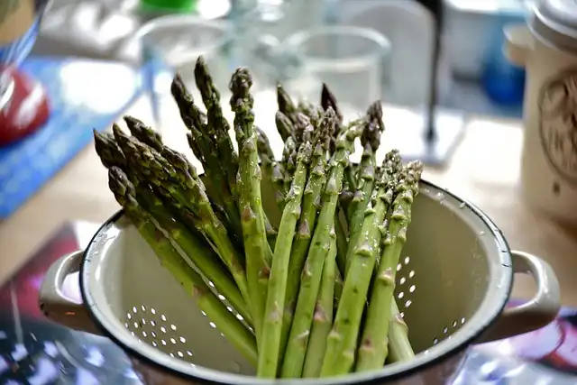 Los espárragos son un delicioso y saludable acompañamiento