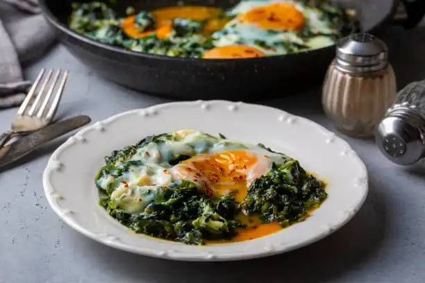 Los huevos con espinacas conforman un delicioso plato