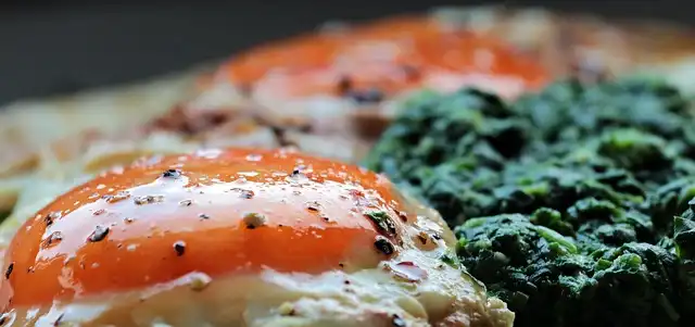 Estos huevos con espinacas es una deliciosa comida cetogénica
