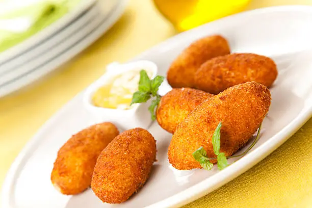 Las croquetas de pollo son una comida saludable y nutritiva